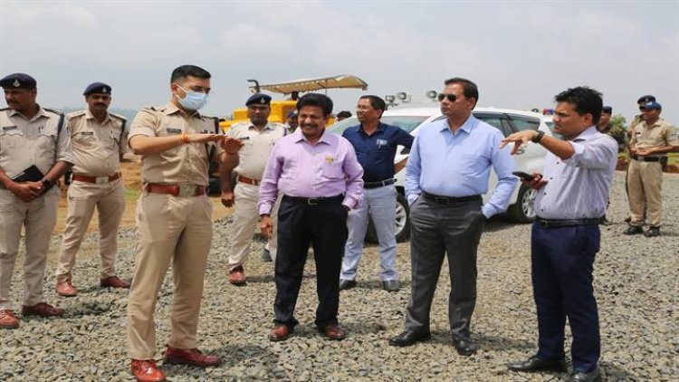 प्रधानमंत्री के सागर आगमन को लेकर कमिश्नर, आईजी ने कलेक्टर, पुलिस अधीक्षक के साथ किया कार्यक्रम स्थलो का किया निरीक्षण