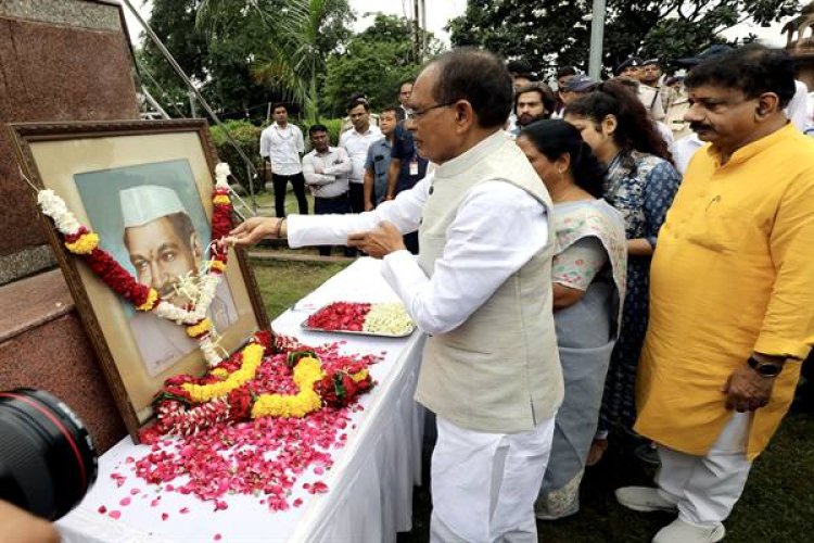 भोपाल की हर गली और इलाके में डॉ. शर्मा के कार्यों का प्रतिबिंब - मुख्यमंत्री श्री चौहान