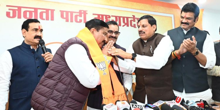 कांग्रेस के 2 पूर्व विधायक और जिला उपाध्यक्ष सहित कई कांग्रेसियों ने ली भाजपा की सदयस्ता