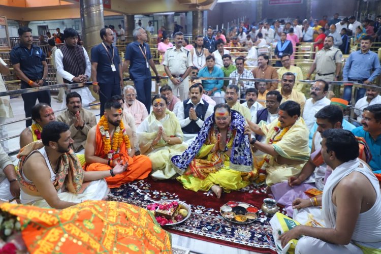 भाजपा अध्यक्ष श्री जे.पी. नड्डा जी ने बुधवार को सपरिवार उज्जैन श्री महाकाल पहुंचकर पूजा-अर्चना की