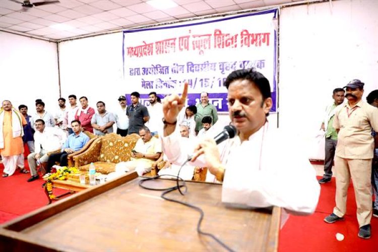 शिक्षा के स्तर को बेहतर बनाने में जुनून एवं समर्पण के साथ कार्य करें - उप मुख्यमंत्री श्री शुक्ल