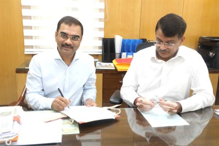डॉ. सुदाम खाड़े ने आयुक्त जनसंपर्क का पदभार ग्रहण किया