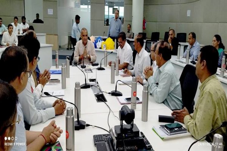 क्षेत्र विशेष के अनुसार उचित गुणवत्ता के पौधों का रोपण आवश्यक : वन मंत्री श्री रामनिवास रावत