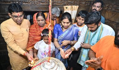 रायपुर : राजस्व मंत्री ने सोमनाथ में पूजा अर्चना कर प्रदेशवासियों के लिए सुख-शांति-समृद्धि की कामना की