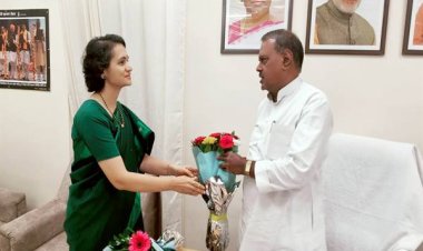 सामाजिक न्याय मंत्री श्री कुशवाह से प्रमुख सचिव श्रीमती वायंगणकर ने की मुलाकात