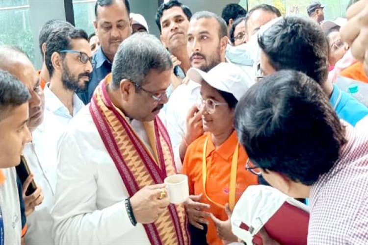 केन्द्रीय शिक्षा मंत्री से प्रदेश के पीएमश्री स्कूल के 6 विद्यार्थियों को मिला संवाद का मौका