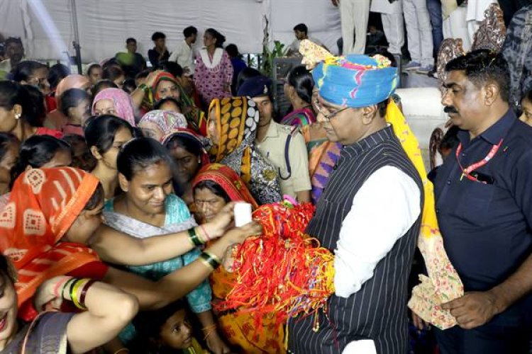 नरेला रक्षाबंधन महोत्सव: रक्षाबंधन महोत्सव का दूसरा दिन प्रधानमंत्री श्री मोदी के एक पेड़ माँ के नाम अभियान को समर्पित