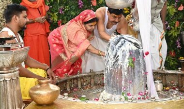 मुख्यमंत्री डॉ. यादव ने भगवान महाकालेश्वर के दर्शन कर पूजन-अर्चन किया