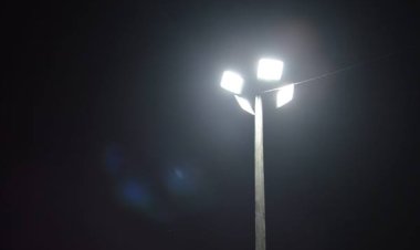 हाईमास्क लाइट से जगमगाया रजत बिहार चौराहा, मंत्री कृष्णा गौर ने किया उद्घाटन