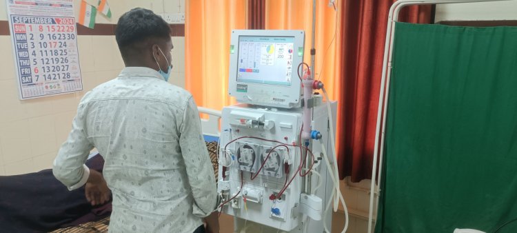रायपुर : जिला हॉस्पिटल में स्थापित डायलिसिस सेंटर मरीजों के लिए वरदान