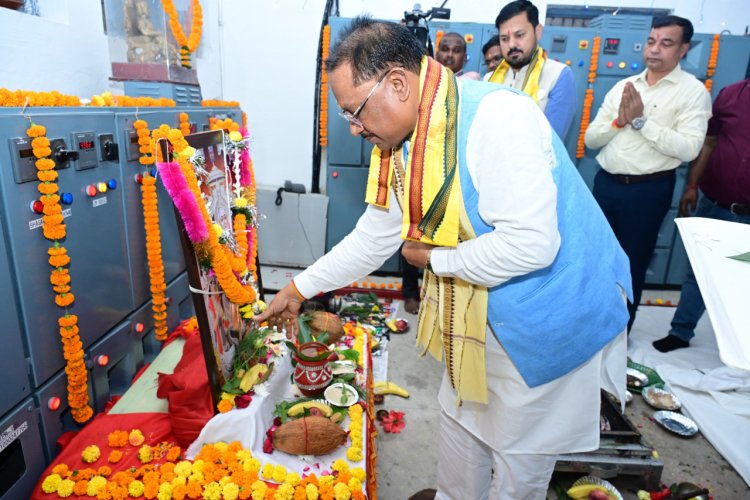 रायपुर : मुख्यमंत्री श्री विष्णु देव साय ने की भगवान विश्वकर्मा की पूजा-अर्चना