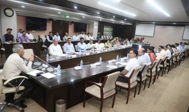 सभी विभागों में ई-ऑफिस प्रणाली लागू हो जाए, यह सुनिश्चित करें : मुख्य सचिव श्री जैन