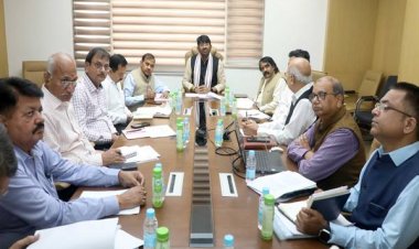 दूध का अधिक संग्रहण करें और किसानों को अधिक लाभ दें: मंत्री श्री पटेल