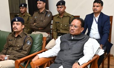 रायपुर : मुख्यमंत्री श्री विष्णु देव साय ने पुलिस जवानों के साथ सुनी मन की बात