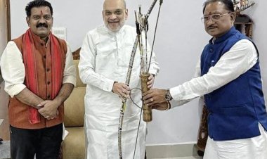 रायपुर : मुख्यमंत्री श्री विष्णुदेव साय ने केंद्रीय गृह मंत्री श्री अमित शाह को किया स्मृतिचिन्ह भेंट