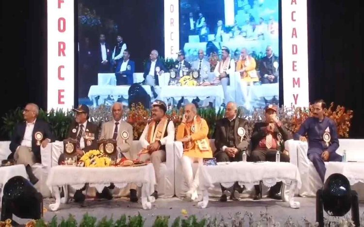 इंदौर: विजय दिवस पर अहिल्या विश्व विद्यालय सभागृह में हुआ विशेष कार्यक्रम