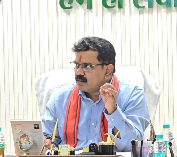 रायपुर : उपमुख्यमंत्री श्री विजय शर्मा ने की तकनीकी शिक्षा एवं रोजगार तथा विज्ञान और प्रौद्योगिकी विभाग के कार्यो की समीक्षा
