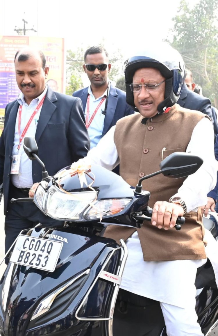 रायपुर : वाहन चलाते समय यातायात नियमों का करें अवश्य पालन - मुख्यमंत्री श्री साय