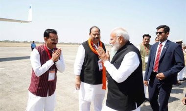 प्रधानमंत्री श्री मोदी को भोपाल विमानतल पर दी भावभीनी विदाई