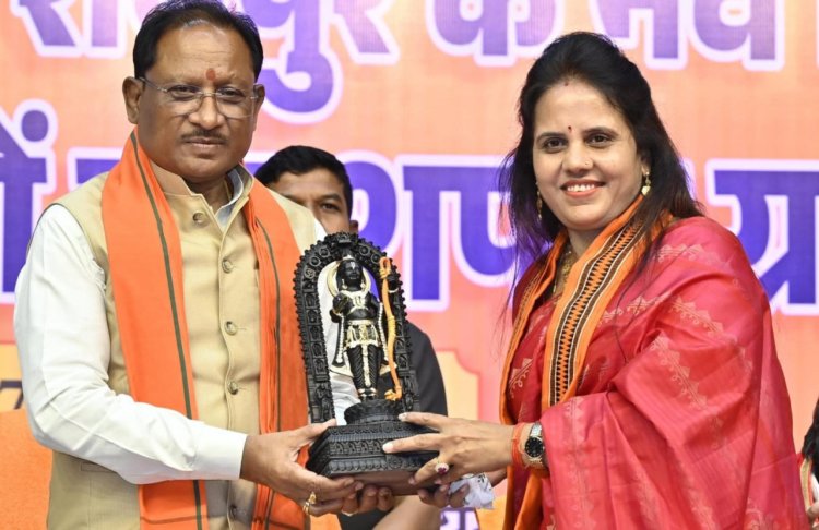 रायपुर : नगर निगम रायपुर के नव निर्वाचित महापौर एवं पार्षदों का शपथ ग्रहण सम्पन्न