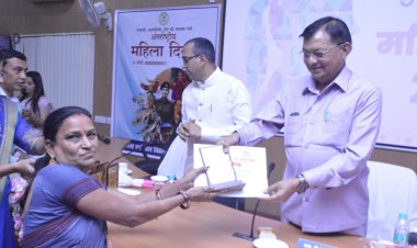 रायपुर : प्रदेश सरकार के प्रयासों से हो रहा है महिला सशक्तिकरण उद्योग मंत्री श्री लखन लाल देवांगन