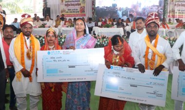 रायपुर : 200 जोड़ें दाम्पत्य बंधन में बंधे, मंत्री श्रीमती लक्ष्मी राजवाड़े ने दिया आशीर्वाद