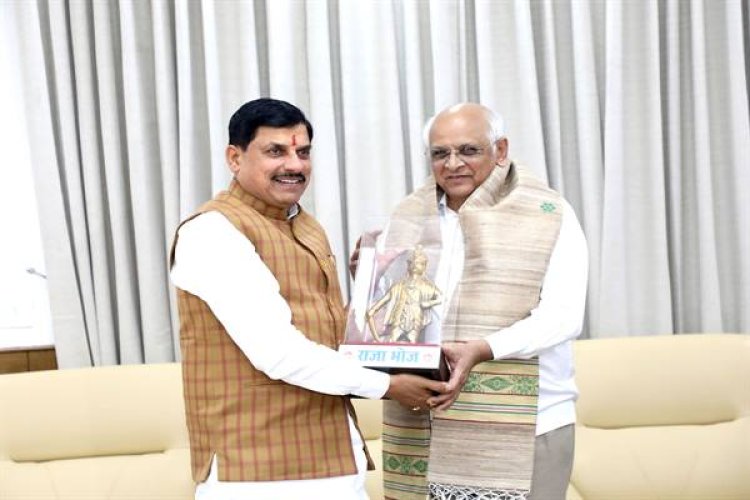 मुख्यमंत्री डॉ. यादव ने सदाकाल गुजरात-भोपाल कार्यक्रम में पधारे गुजरात के मुख्यमंत्री श्री पटेल का किया स्वागत