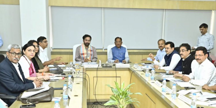 रायपुर : मुख्यमंत्री श्री विष्णु देव साय और केंद्रीय कोयला मंत्री श्री जी. किशन रेड्डी ने खनिज विभाग के कामकाज की समीक्षा की