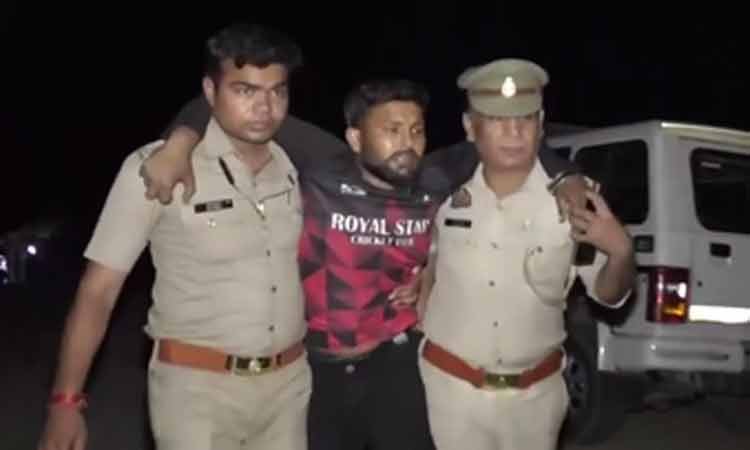 मुरादाबाद में 2 लुटेरों का एनकाउंटर, प्रॉपर्टी डीलर के घर में घुसकर की थी लूट