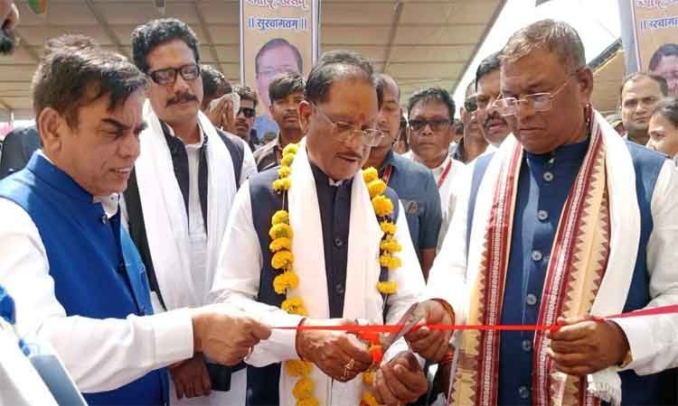 रायपुर : मुख्यमंत्री श्री विष्णुदेव साय ने मंडला के रामनगर में किया सातवे आदि उत्सव का शुभारंभ