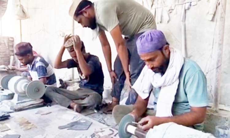आगरा के मुस्लिम कारीगरों ने बनाई ‘ऑपरेशन सिंदूर’ को समर्पित अनमोल कलाकृति