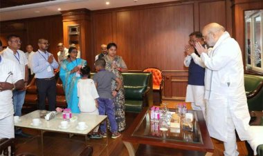 रायपुर : शहादत को नमन: केंद्रीय गृह मंत्री श्री अमित शाह ने शहीद आकाश राव गिरिपुंजे के परिजनों से की मुलाकात