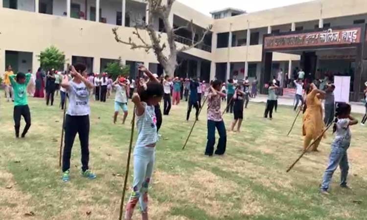 हापुड़ में महिलाओं को आत्मरक्षा के लिए निःशुल्क प्रशिक्षण, आत्मबल और स्वास्थ्य दोनों पर जोर