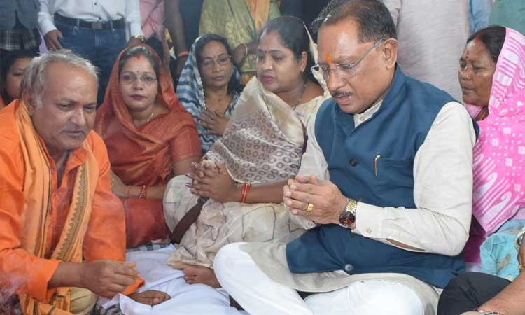 रायपुर : मुख्यमंत्री श्री विष्णुदेव साय ने दुलदुला में 3 करोड़ से अधिक के विकास कार्यों का किया लोकार्पण व भूमिपूजन