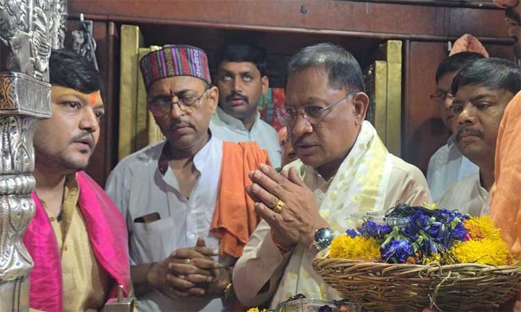 रायपुर : 'काशी के कोतवाल' श्री काल भैरव जी के दरबार में मुख्यमंत्री श्री विष्णुदेव साय ने की पूजा-अर्चना