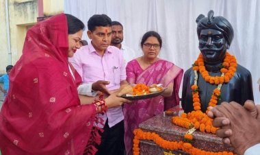 रायपुर : शहीद वीरनारायण सिंह के बलिदान आने वाली पीढ़ियों को सदैव प्रेरित करता रहेगा- मंत्री श्री टंक राम वर्मा