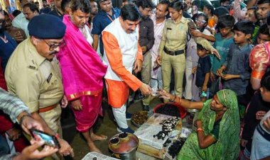 मुख्यमंत्री डॉ. यादव ने नगरकोट माता मंदिर में पूजन कर खरीदे सिंघाड़े