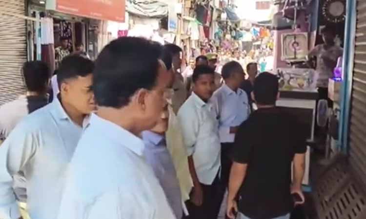 संभल में वक्फ बोर्ड की दुकान पर प्रशासन ने की बड़ी कार्रवाई