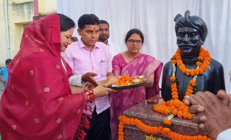 रायपुर : शहीद वीरनारायण सिंह के बलिदान आने वाली पीढ़ियों को सदैव प्रेरित करता रहेगा- मंत्री श्री टंक राम वर्मा