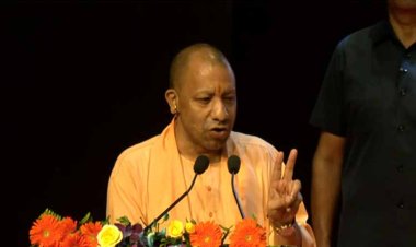 हलाल सर्टिफिकेशन पर बोले योगी आदित्यनाथ: “आतंकवाद और धर्मांतरण से जुड़ा है यह कारोबार”