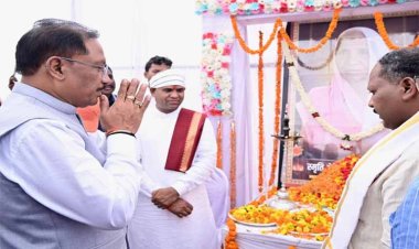 रायपुर : मुख्यमंत्री श्री विष्णु देव साय ने दिवंगत चन्दन बाई जी को दी श्रद्धांजलि:शोक संतप्त परिवार से मिलकर व्यक्त की संवेदना