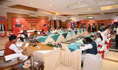 मुख्यमंत्री डॉ. यादव ने मंत्री, सांसदों एवं विधायकों से किया संवाद