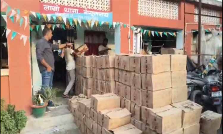 बेगूसराय में बड़ी कार्रवाई: 36 लाख की अवैध विदेशी शराब जब्त, तीन तस्कर गिरफ्तार
