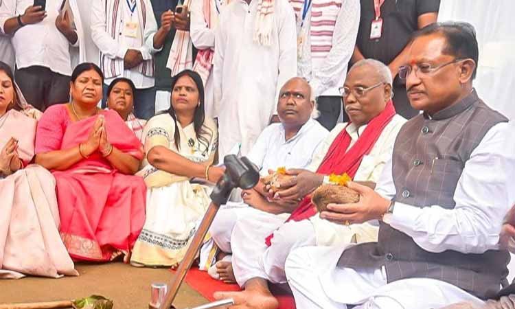 रायपुर : बाबा कार्तिक उरांव ने जनजातीय समाज के उत्थान हेतु अपना जीवन किया समर्पित - मुख्यमंत्री श्री विष्णु देव साय