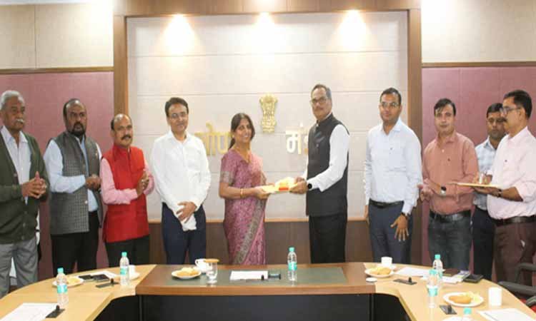 पश्चिम मध्य रेलवे, भोपाल मंडल में 28 रेलकर्मियों को दी गई भावभीनी विदाई