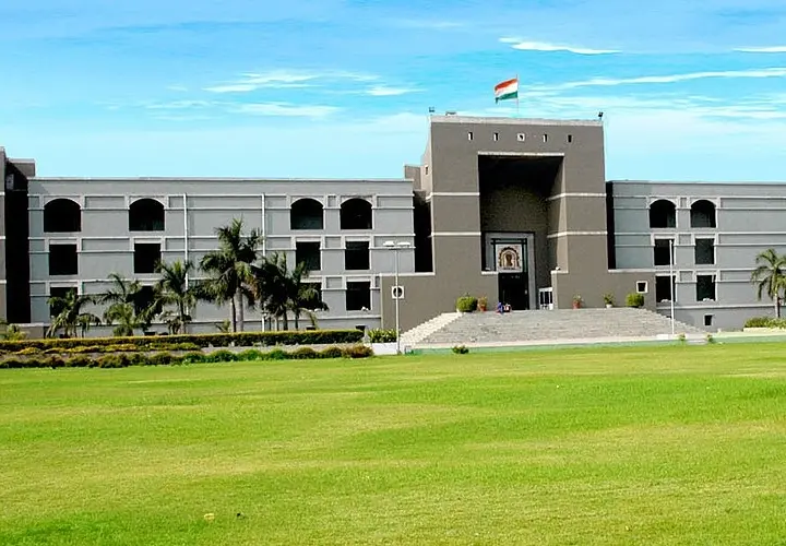 अहमदाबाद सीरियल ब्लास्ट मामले में फैसला सुनाने वाला गुजरात हाई कोर्ट भवन